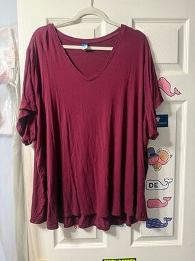 Old Navy Women's V-Neck Tunic Top in Wine